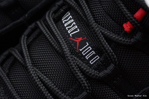 528895-012 Low Black  Red Retro 11 Air 
